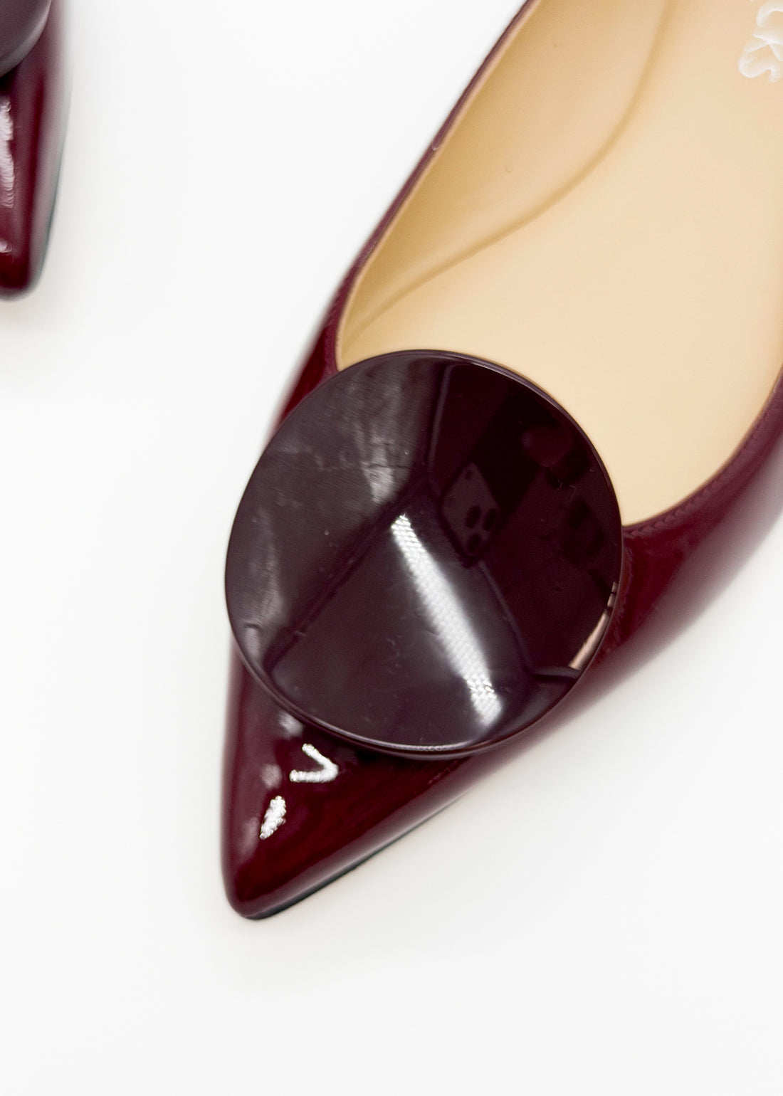 Flat with Round Disc Burgundy - Sample Size 37