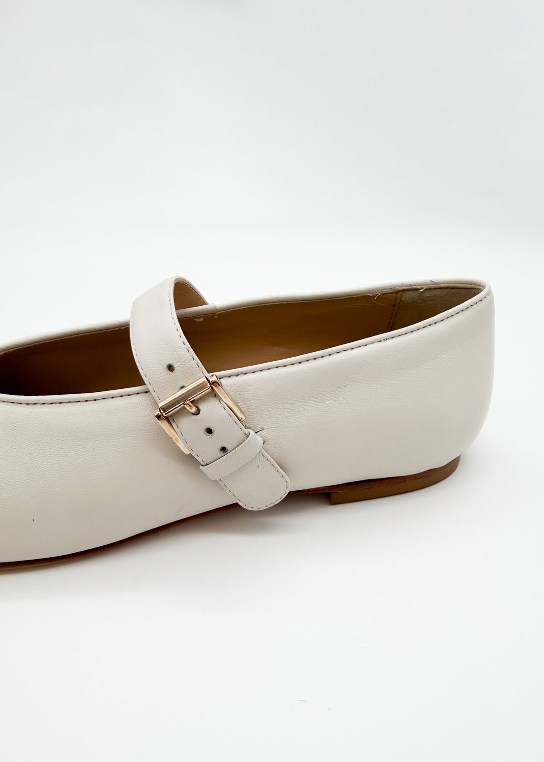 Round Toe Mary Jane Ivory - Sample Size 37