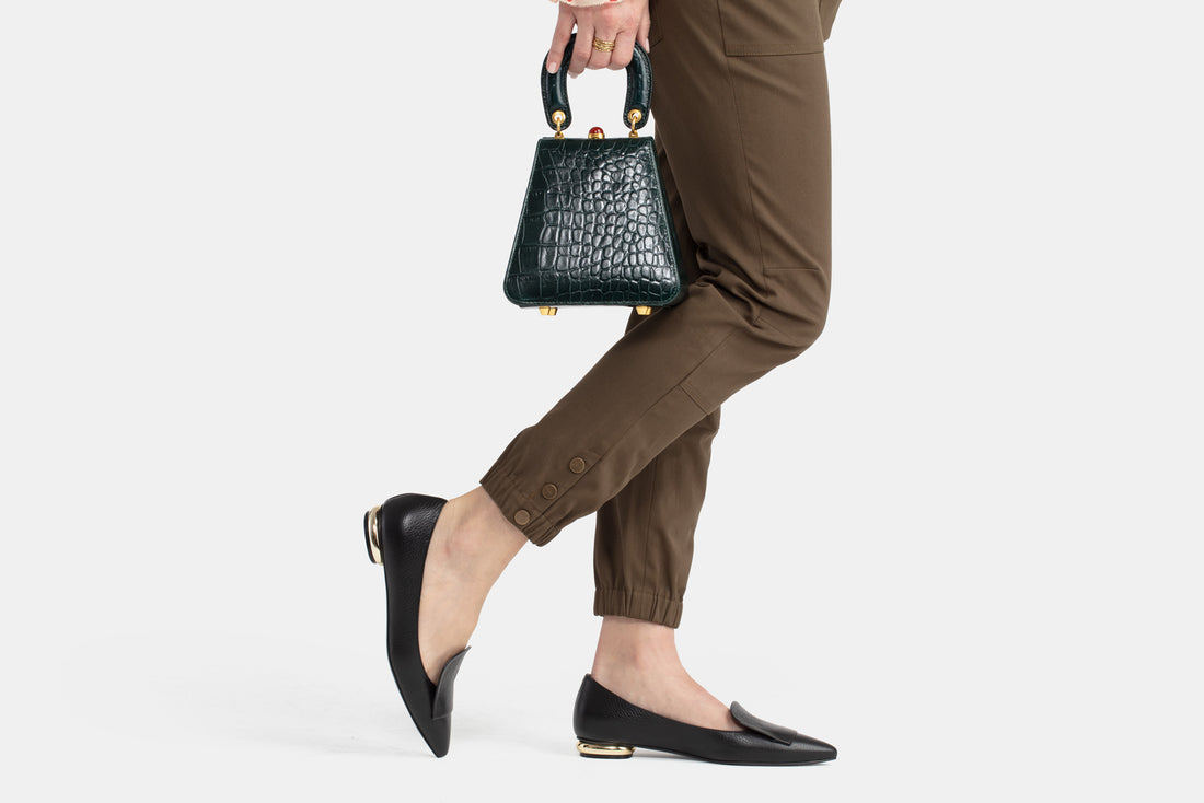 The Lia Black