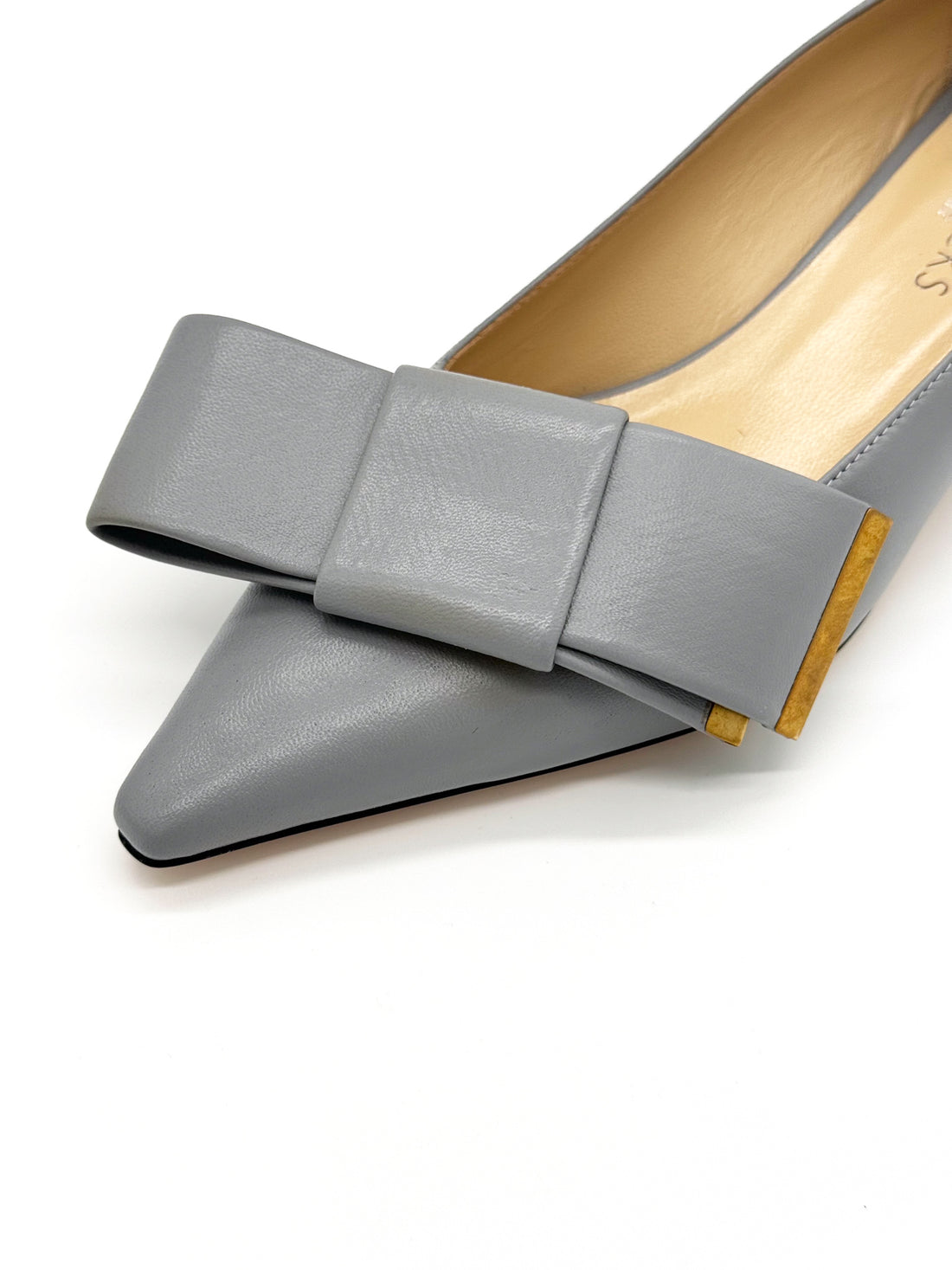 Kitten Heel Bow Pump Gray - Sample Size 37