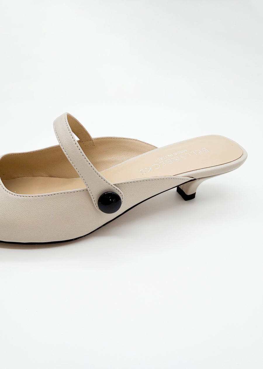 Greta Ivory - Sample Size 37
