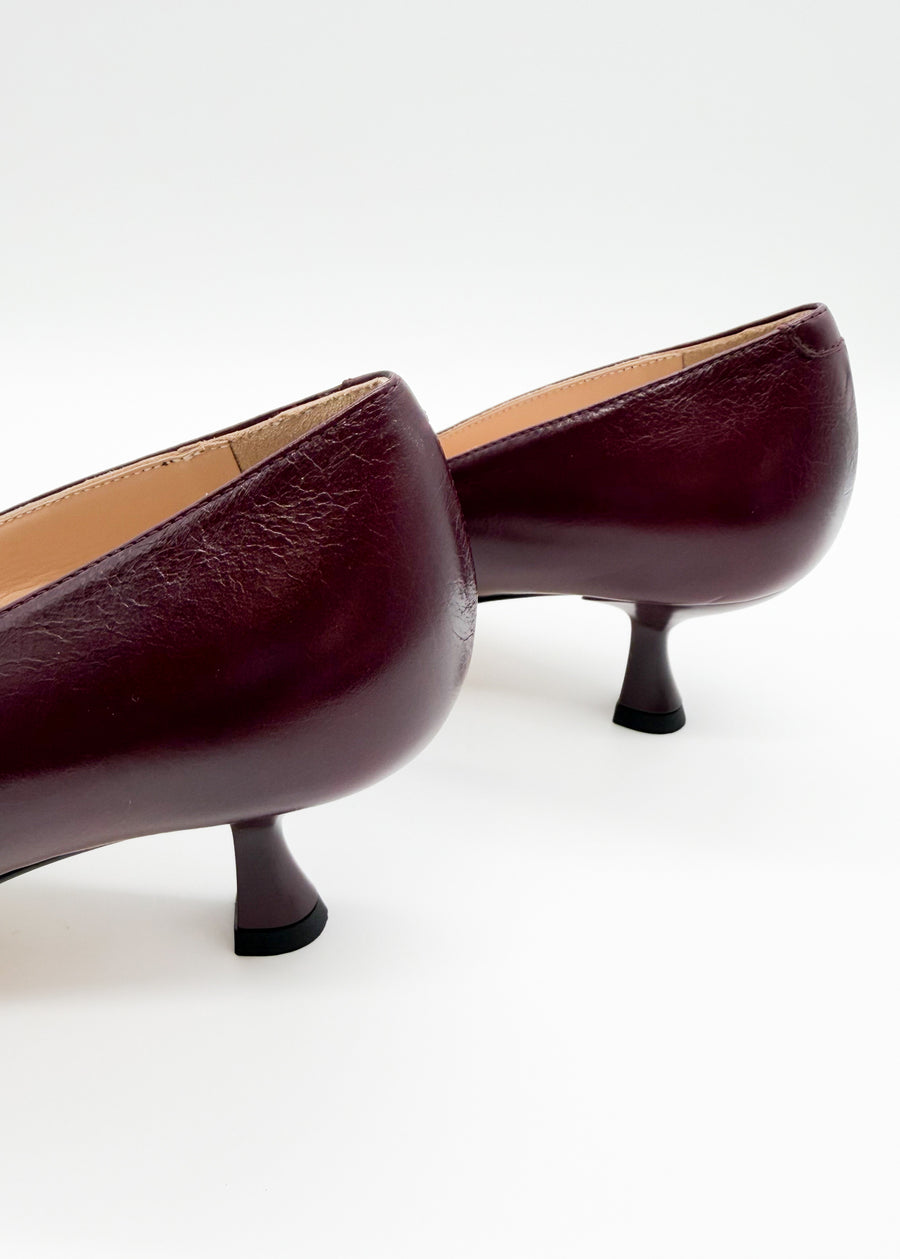 Pump with Ornament Burgundy - Sample Size 37