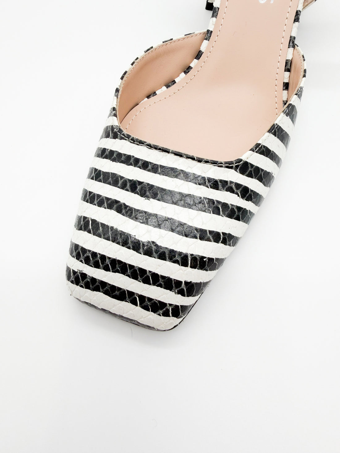 Lana Zebra Stripe Print - Sample Size 37