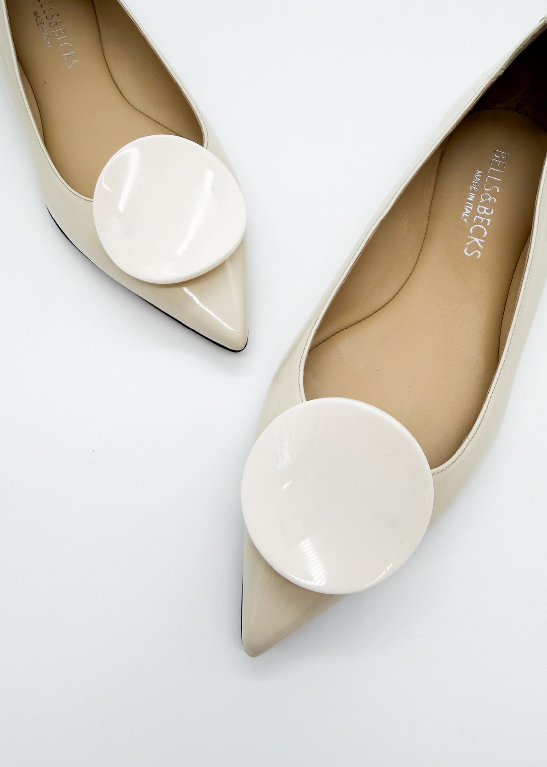 Flat with Round Disc Ivory - Sample Size 37