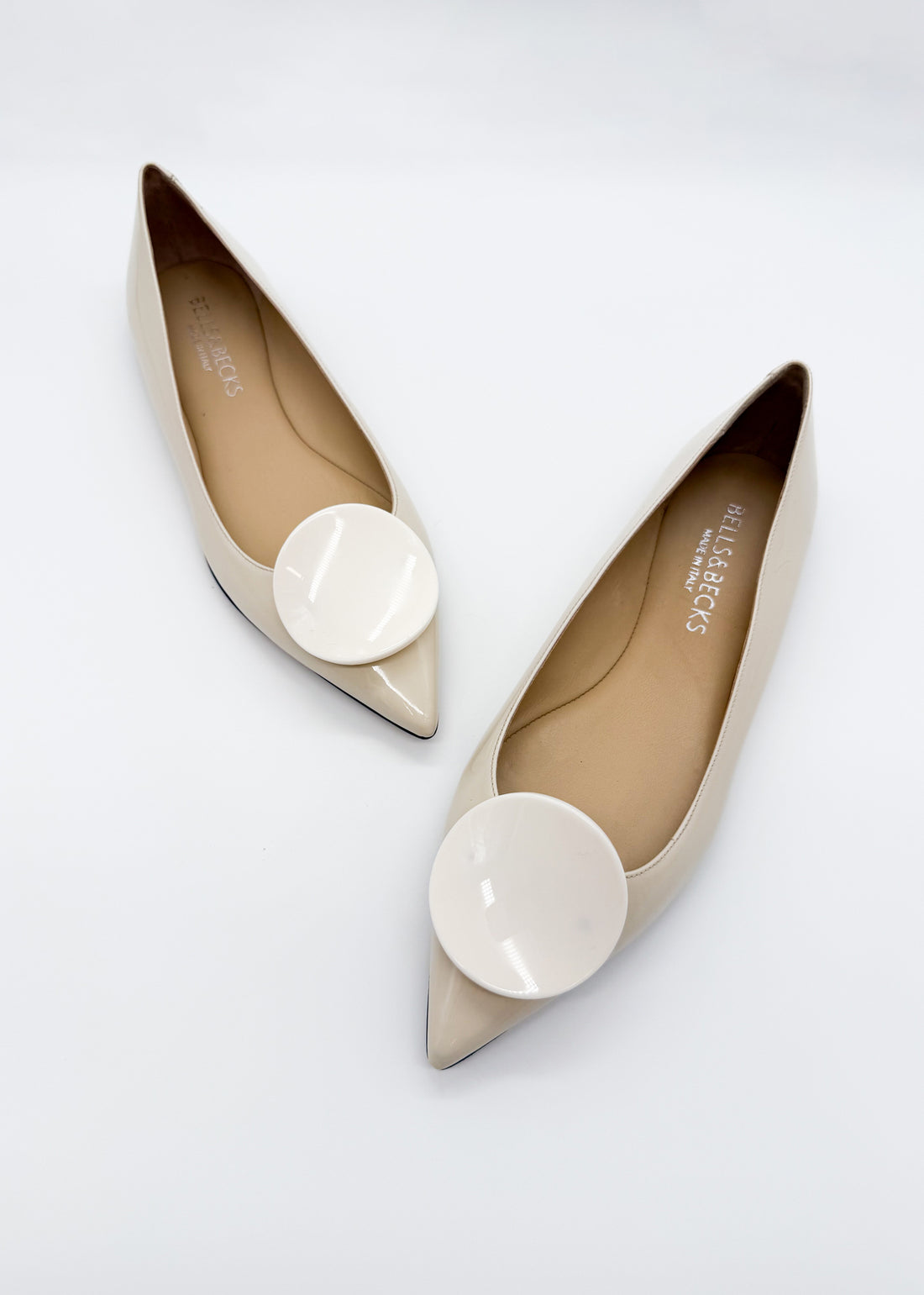 Flat with Round Disc Ivory - Sample Size 37